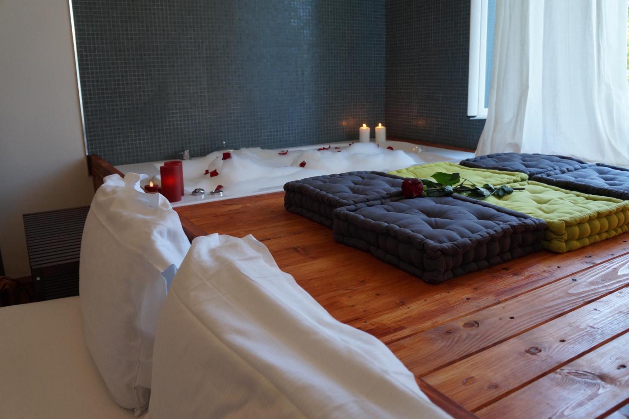 Jacuzzi Rooms — Photos 2